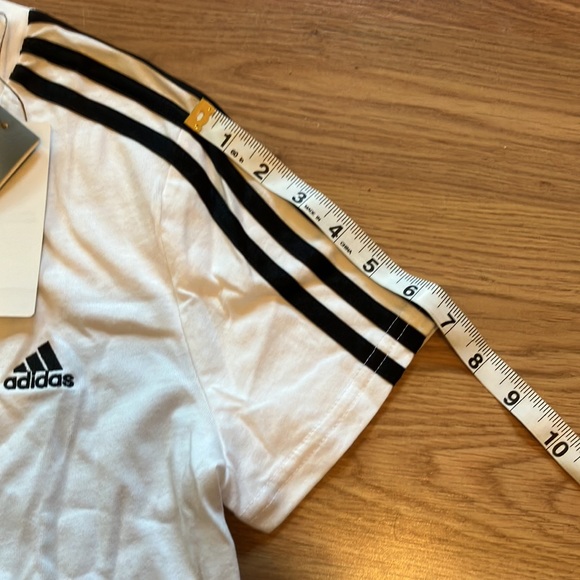 Adidas NWT Women’s Multi-Sport Tee Shirt, - Picture 4 of 7